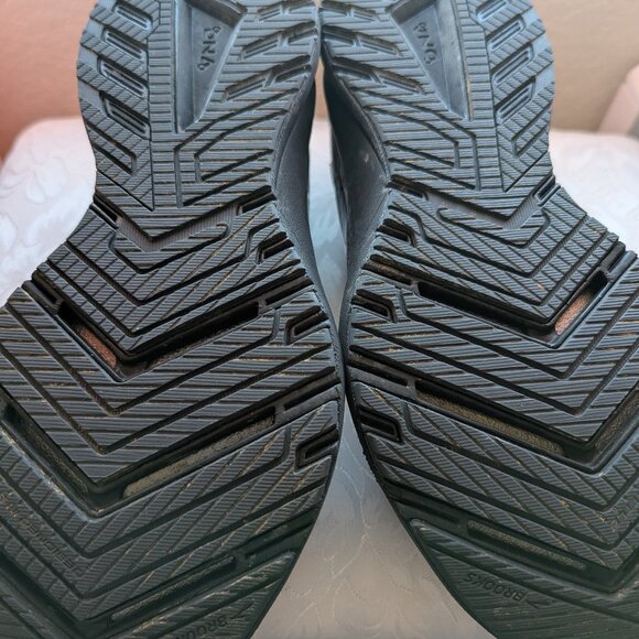 Women's Brooks Riochet 3 running Shoes - Picture 8 of 10